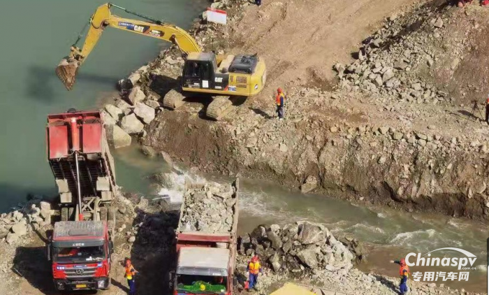 助力引漢濟(jì)渭二期工程推進(jìn) 上汽紅巖?“工程之王”吹響開(kāi)工號(hào)角