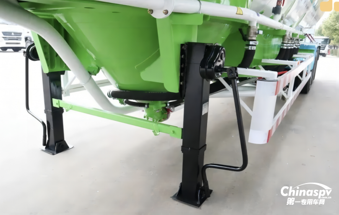 凌宇立式粉罐半掛車(chē)