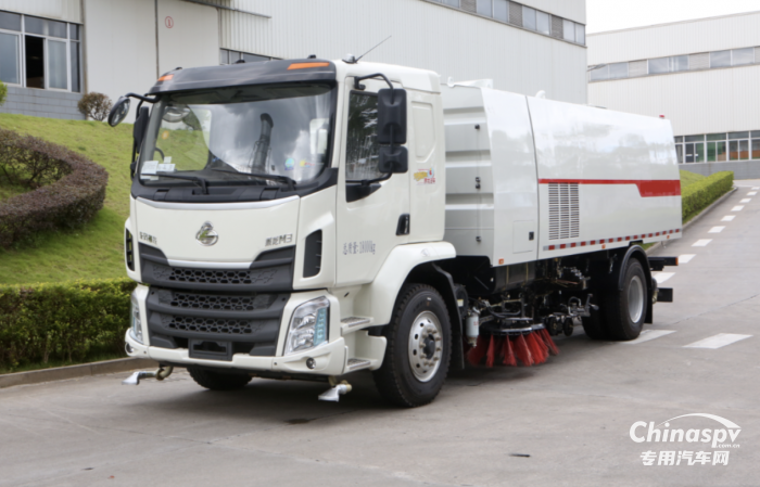 乘龍M3 4X2洗掃車，許你美好“衛(wèi)”來(lái)