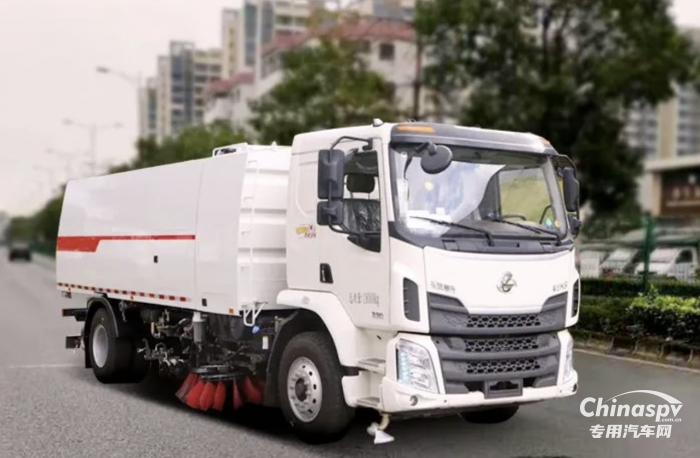 乘龍M3 4X2洗掃車，許你美好“衛(wèi)”來(lái)