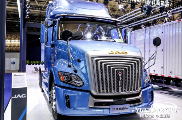 拉風外形+高端內核，江淮跨越V5閃耀武漢車展