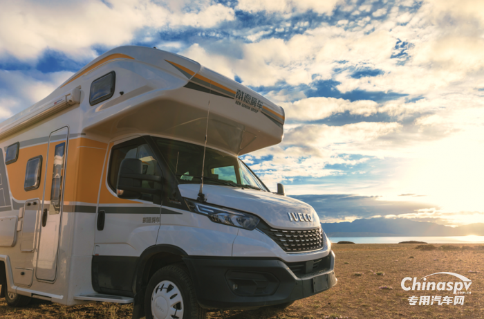 逛龍年首場房車展，選品質(zhì)高端進(jìn)口依維柯底盤房車