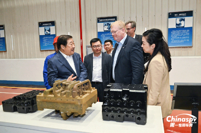 德國博世集團董事會主席史蒂凡·哈通一行訪問濰柴