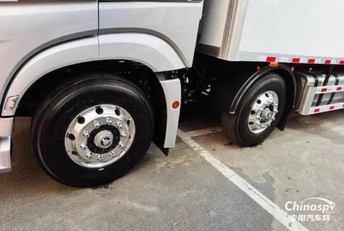 為冷鏈助力，為春運(yùn)“保鮮” 580大馬力北京追夢(mèng)冷鏈車了解一下