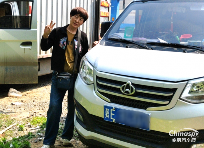 省錢又省心，長安跨越王X3CNG給予她持續(xù)拼搏的底氣!